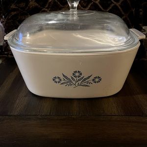 Corningware 4 quart Vintage baking dish.